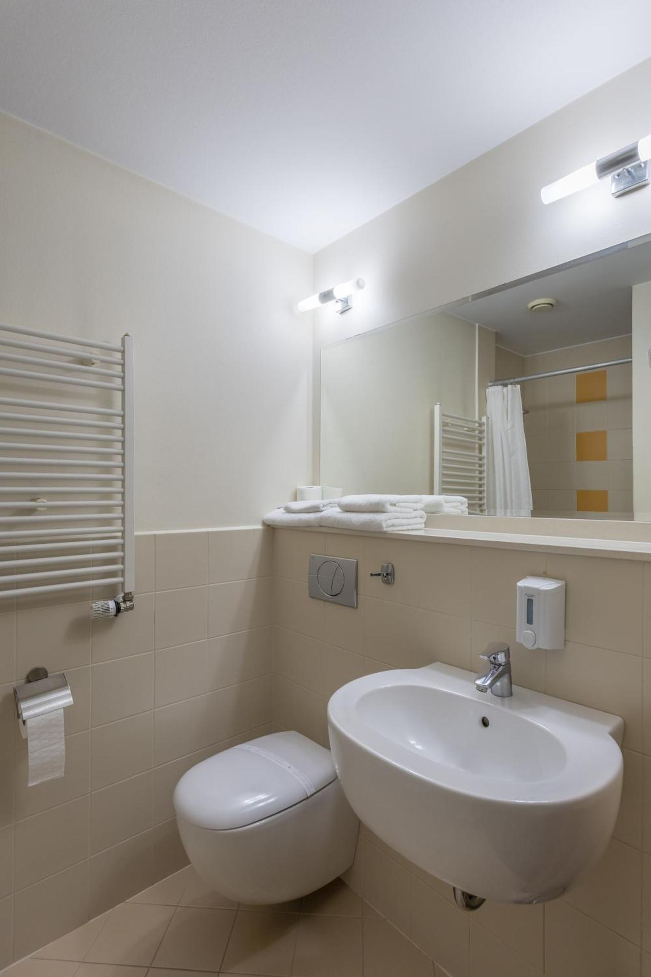 Hotel Orange פז'ז'מירובו מראה חיצוני תמונה